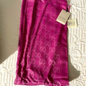 Ladies scraf hot pink